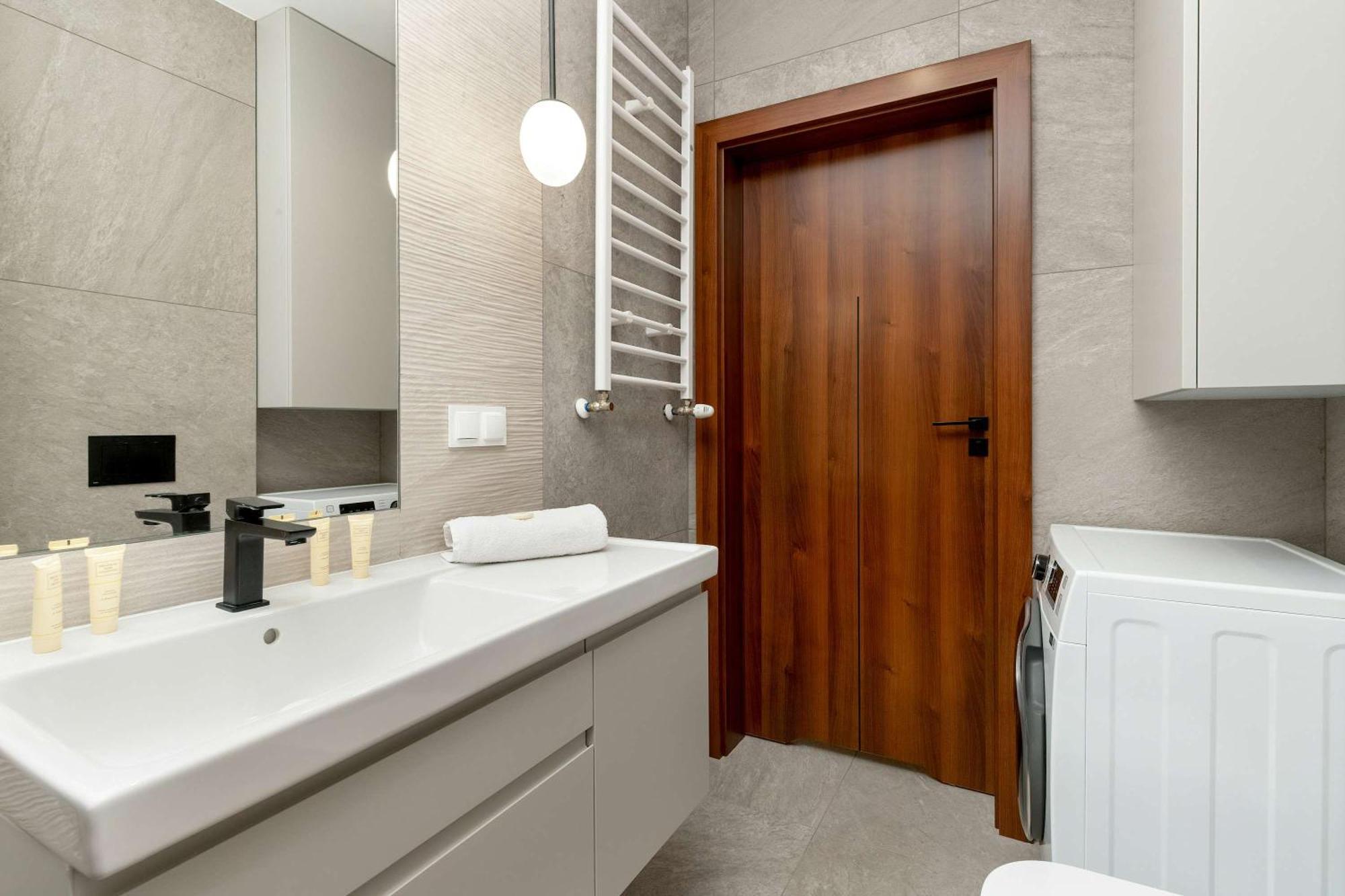 Stylowy Apartament Z Parkingiem Gdansk By Noclegi Renters Exterior photo